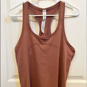 Lululemon tank top size 8, excellent condition